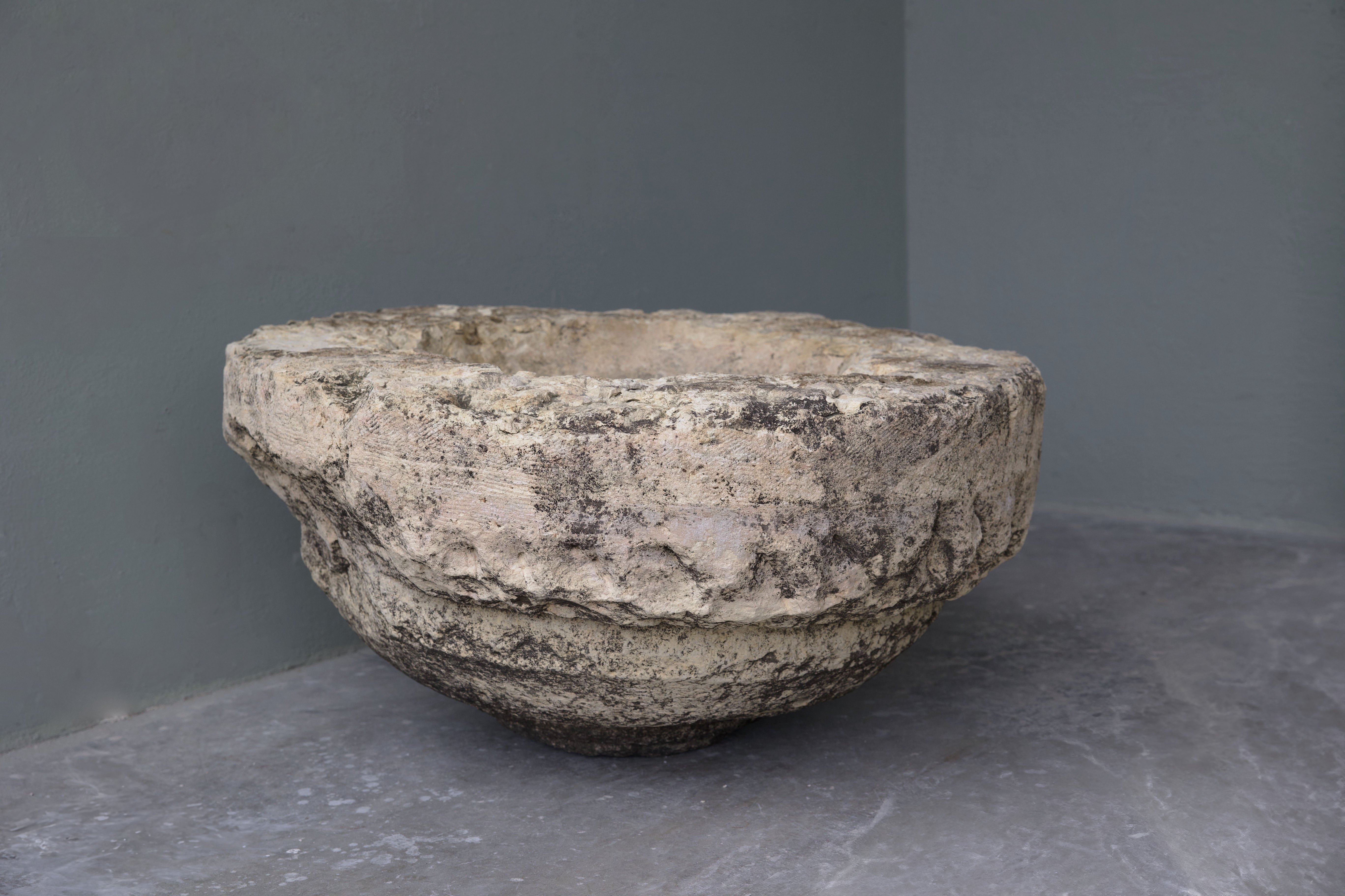 Element of a 16th c. Column from a property in Amiens, a town in N. France - image 2